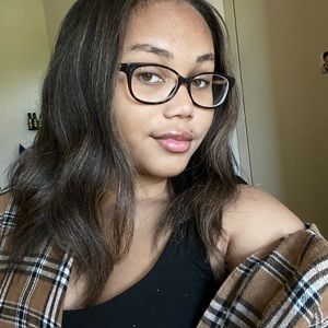 Meet your Posher, Yazmin